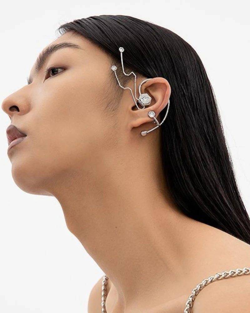 Cyberpunk Chip Circuit Y2K Ear Clip - Image 3