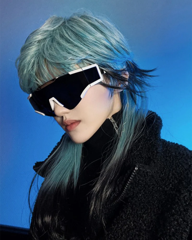 Cyberpunk Futuristic Y2K Sunglasses - Image 4