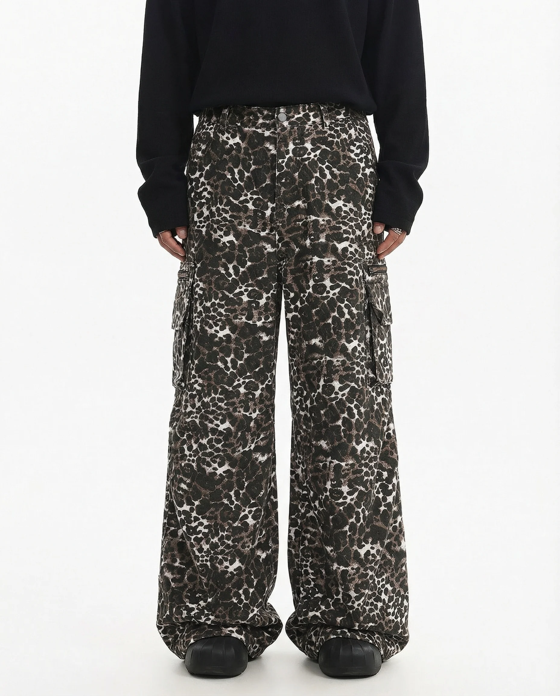 Multi-Pocket Baggy Unisex Leopard Cargo Jeans - Image 6