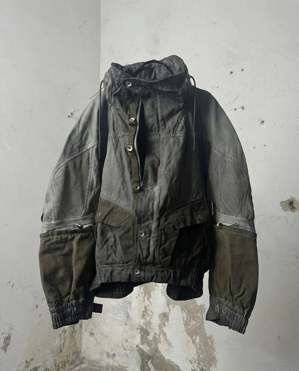 Wasteland-Style Distressed Mecha Flight Hood Jacket - Image 7